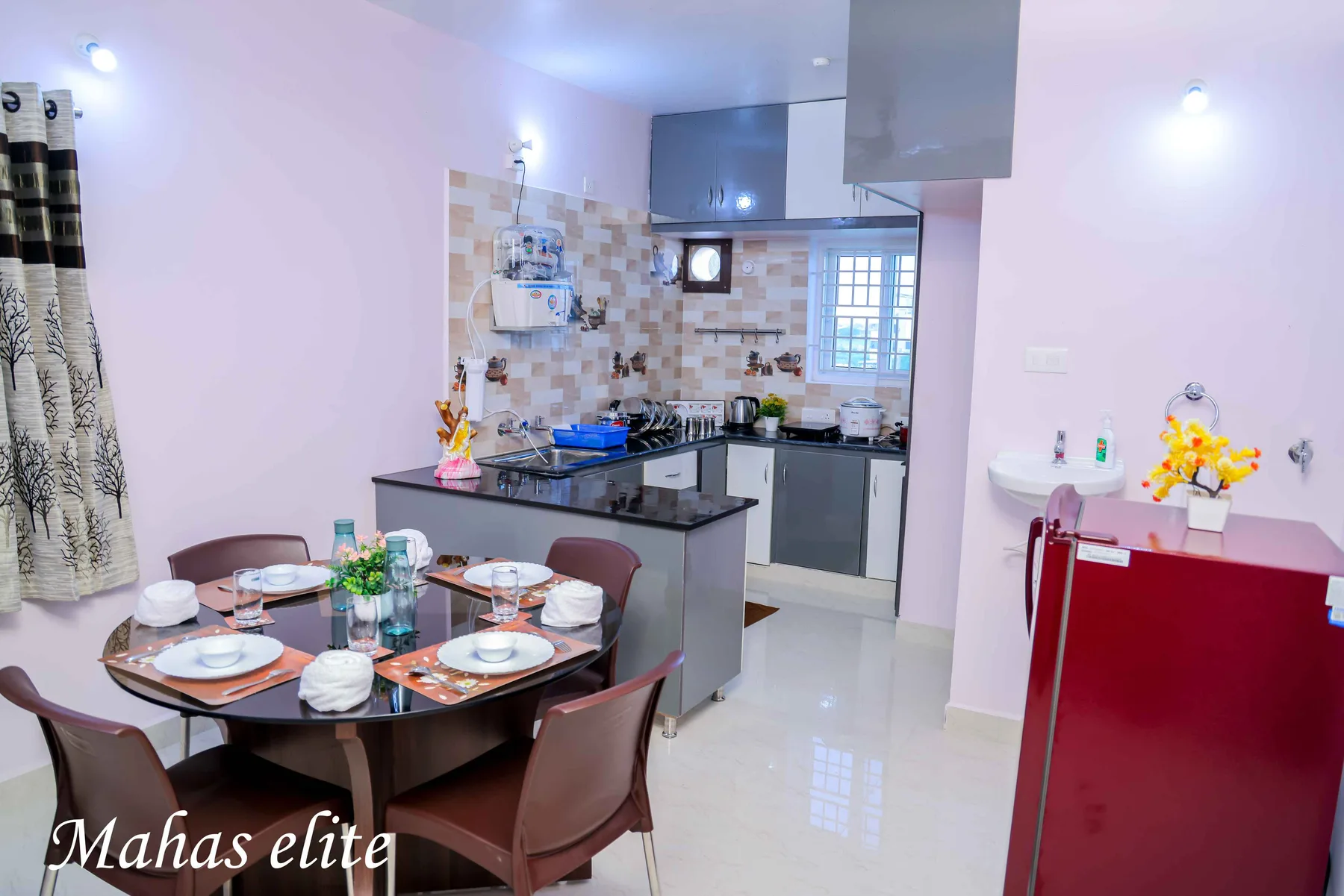 Private kitchen and dining area at Mahas Elite