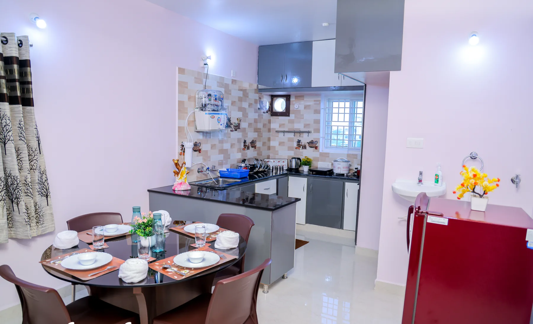 Private kitchen and dining area at Mahas Elite